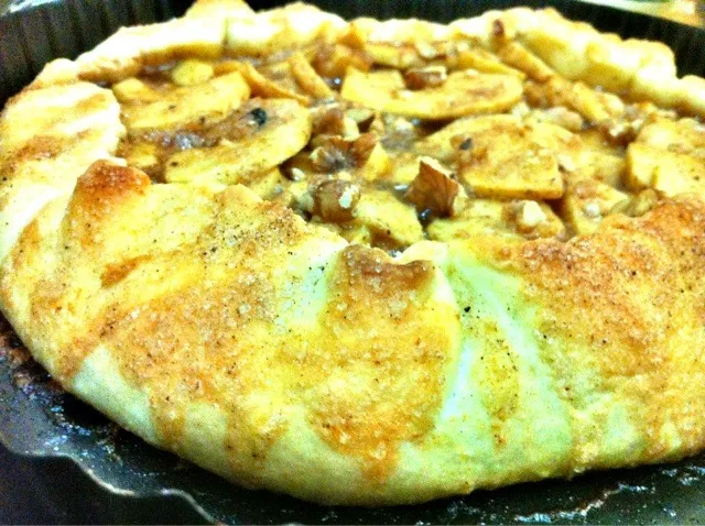 Cinnamon-Apple with walnuts Crostata|caren memanさん