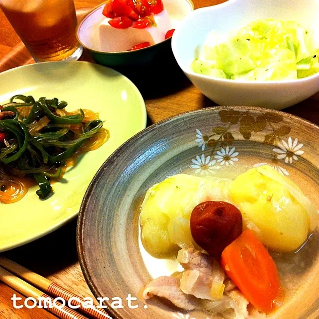 冷蔵庫在庫チャレンジ！ 塩麹肉じゃが、ピーマンと春雨の炒め物、うま塩キャベツ、トマトたっぷり冷や奴|tomocarat.さん