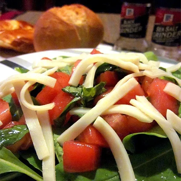 Snapdishの料理写真:Salad & Bread|Keiさん