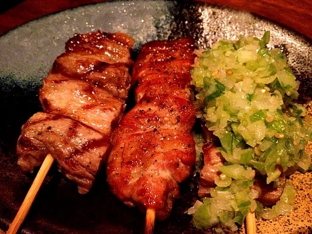 白金豚の焼きトンの3種盛り。|ルーア・ブランカさん