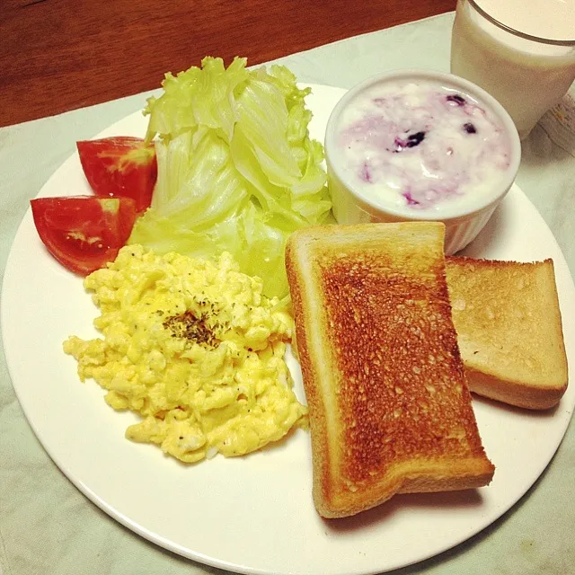 Snapdishの料理写真:スクランブルエッグ朝食|🍎ゆかりんご🍎さん