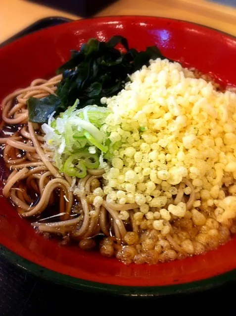 今頃ですが、昨日のお昼は冷やしたぬきそばいただきました。|abe yoshiroさん