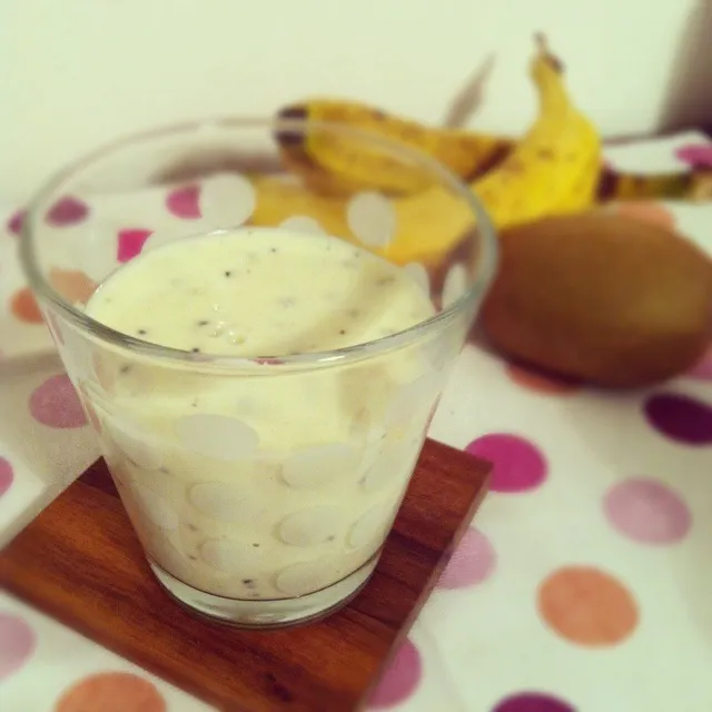 Banana and Kiwi Mikshake|Lori Kudoさん