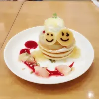 Snapdishの料理写真:桃のパンケーキ@パンケーキデイズ