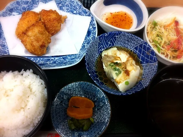 ふわふわ天使の唐揚げセット。確かにふわふわ柔らかい不思議食感な唐揚げ。|liccaさん