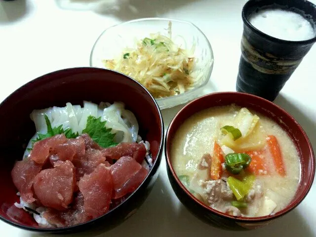 鮪中落ちイカ丼&粕汁|marikoさん