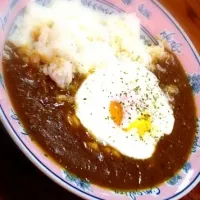 Snapdishの料理写真:甘口目玉カレー|ロロ雑巾さん