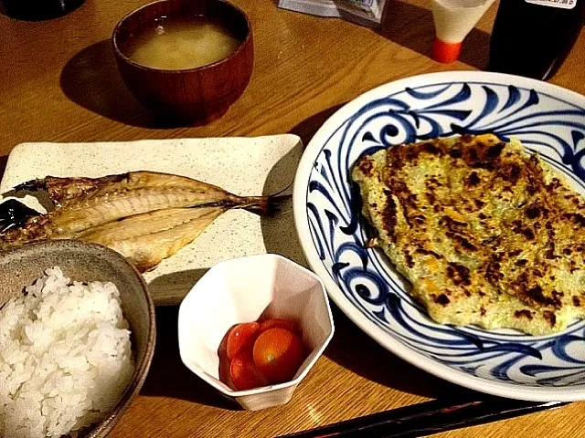 野菜だけお好み焼きと、鯵の開きの晩ご飯|西川季宏さん