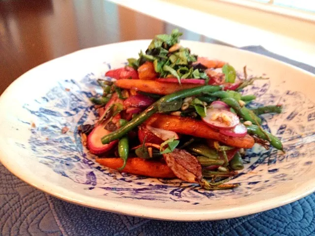 radish, baby carrot, green bean salad|Matthew Cashenさん