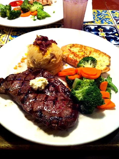 new york strip at chillis|nur aqilahさん