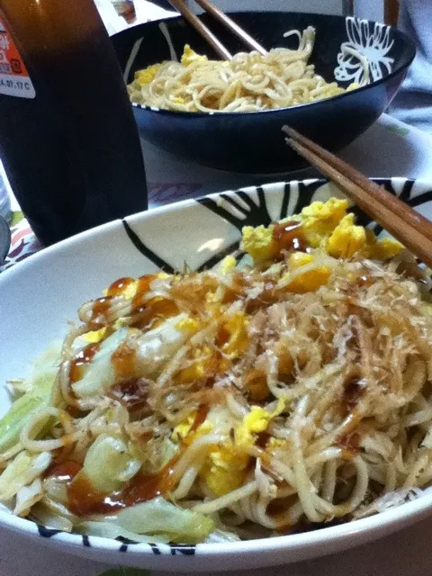 シンプル焼きうどん|漢の料理に定評があるキャシーさんだよさん