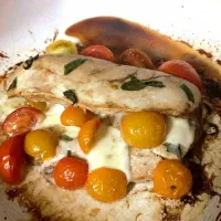 Snapdishの料理写真:caprese stuffed chicken|Emilyさん