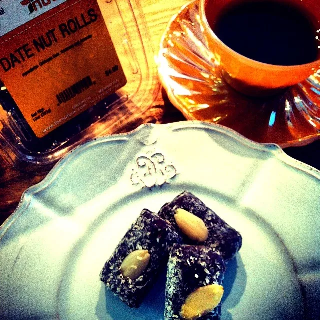 DATE NUT ROLLS w / coffee|tayukoさん