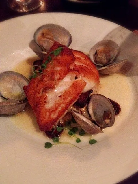 grouper with charred cream corn and little neck clams.|Erin Aleshireさん