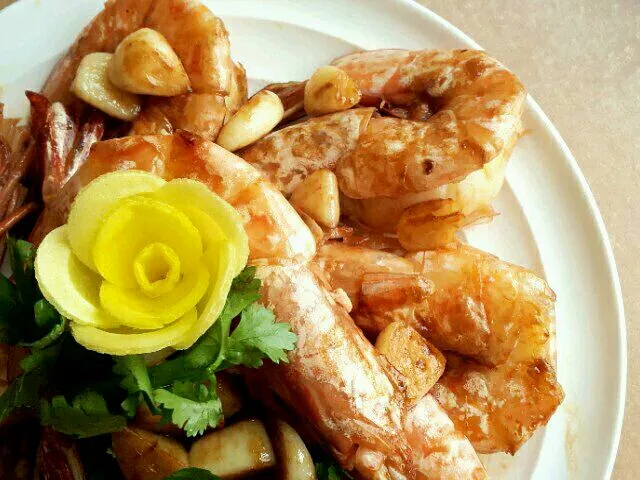 Chinese style fried prawns. Smells better than great.|Ellison C.さん