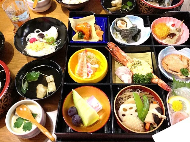 Snapdishの料理写真:精進落とし   凄いお料理でした。(｡☉◇☉)|mari miyabeさん