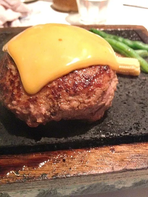 Cheese on hamburg steak|tamakiさん