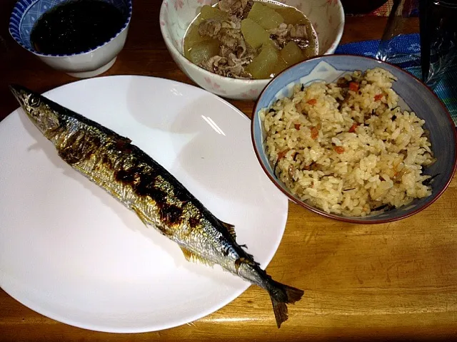 ジューシーご飯とモズク酢と新サンマ|すかラインさん