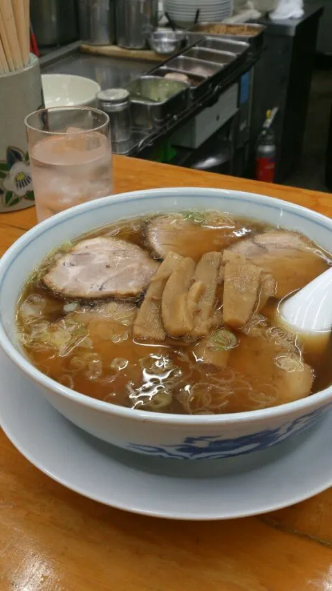 Snapdishの料理写真:【梅ヶ丘】勝や叉焼ワンタン麺|うめロクさん