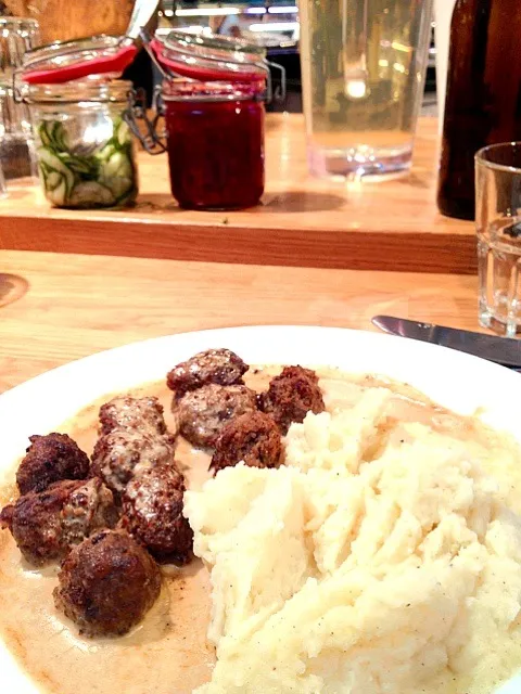 swedish meatballs at husmans deli|lanchi bombalierさん