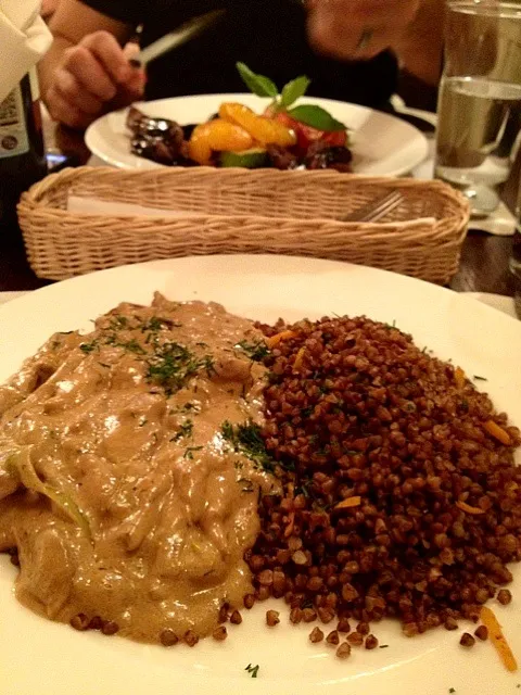 beef stroganoff and buckwheat at teplo|lanchi bombalierさん