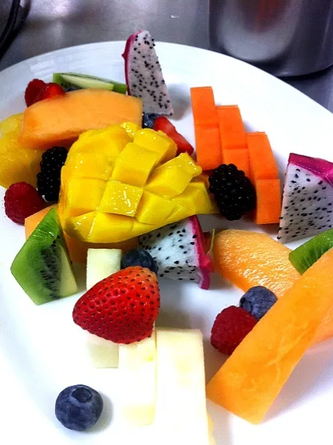 Seasonal Tropical fruit platter : )|Rhythmiqueさん