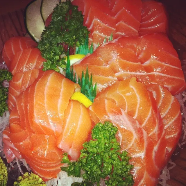 salmon sashimi|Darren Loさん