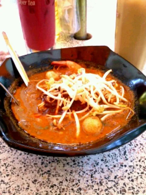 Snapdishの料理写真:mee curry|nurfarahinさん