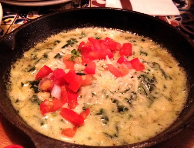 artichoke and tomato dipping for nachos|Larry Chuさん