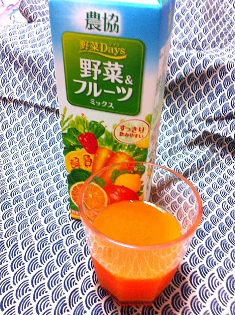 野菜＆フルーツジュース A vege n' fruits juice|yoshiee mizutaniさん