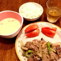 豚肉ときのこの塩麹炒め、さつまいものポタージュ|まみっちさん