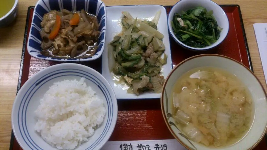 ゴーヤチャンプル＆鶏と秋野菜の煮物＆小松菜うす揚げ炒め煮|ボンゴさん