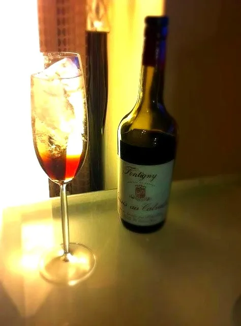 カルヴァドス&カシスのソーダアップ  Calvados Cassis Cocktail|sawaさん