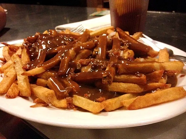 Late-Night Polish Poutine|Dave von Deschwandenさん