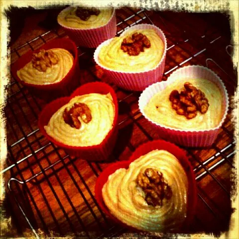 Coffee and Wallnut cupcakes|Kate Parsonsさん