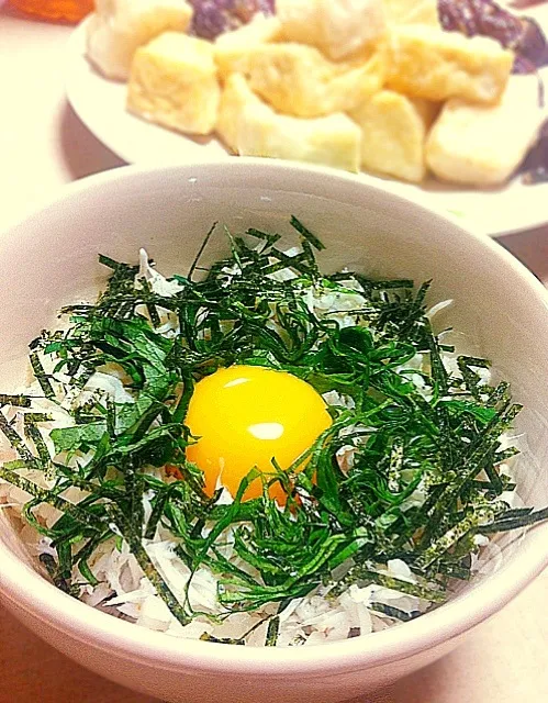 しらす丼♡奥は揚げ出し豆腐と丸なす|natsuさん