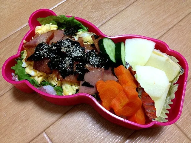 Snapdishの料理写真:今日の息子のお弁当☆焼豚丼♪|satomiさん