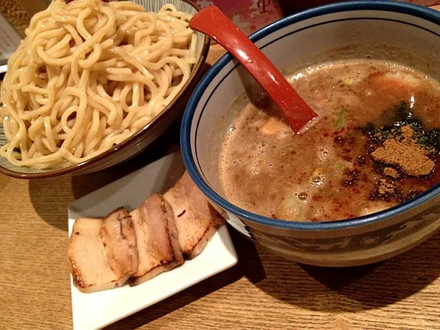 Snapdishの料理写真:辛つけ麺 中盛り 半肉|ひろろーんさん