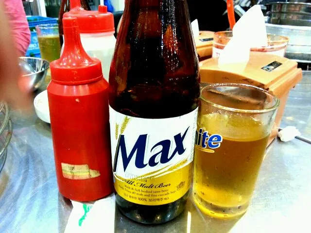 Snapdishの料理写真:韓国旅めし⑨ビールＭａｘ|みきぽさん