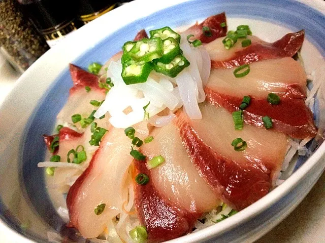 ハマチとイカの海鮮丼♪|ristorante_sallyさん