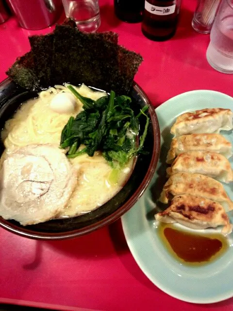 Snapdishの料理写真:究極の塩ラーメン&餃子|maroさん