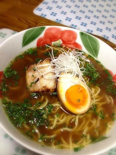 Snapdishの料理写真:まーたんラーメン醤油味|まーたんさん