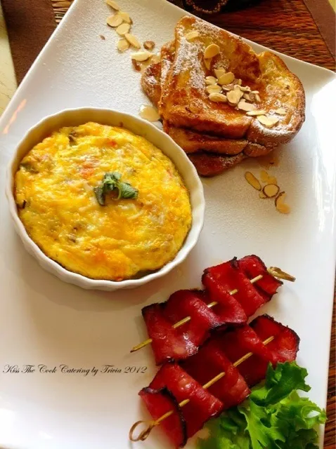 This is my Breakfast Deluxe- Maple Turkey Bacon, Mini Quiche and Almond French Toast❤|Taste-New Americanさん