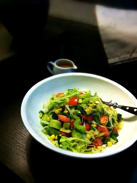 chopped salad with caramelized onion balsamic dressing|rick chanさん