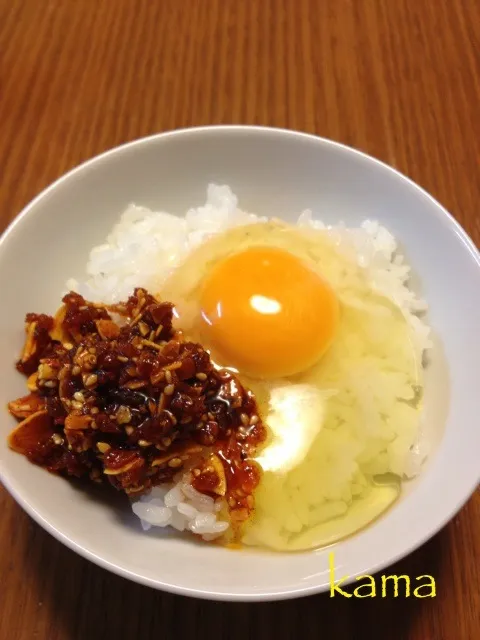 食べるラー油卵かけご飯🍚|かまさん