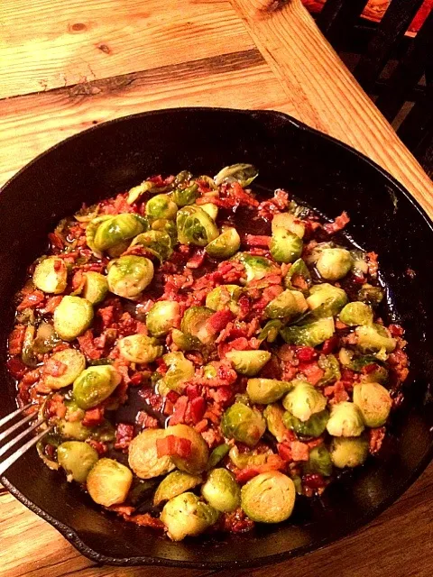 braised brussels sprouts with bacon in  Serria Nevada beer glaze|Jeffさん