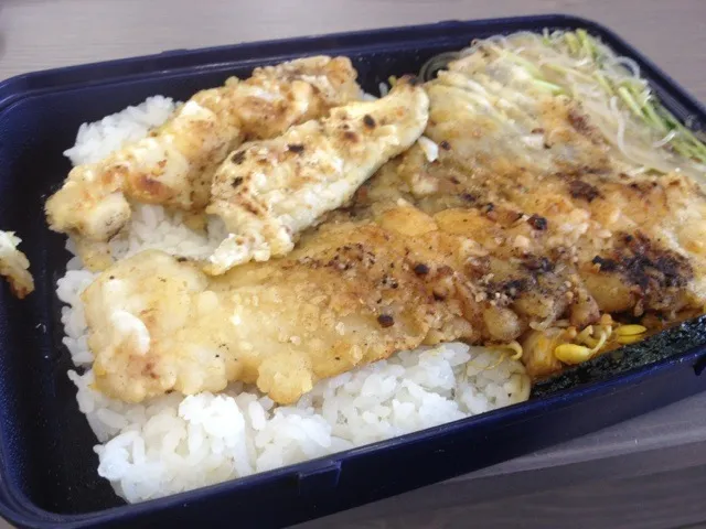 たらのムニエルと春雨サラダ、かぼちゃともやしとキノコの炒め物|KUROさん