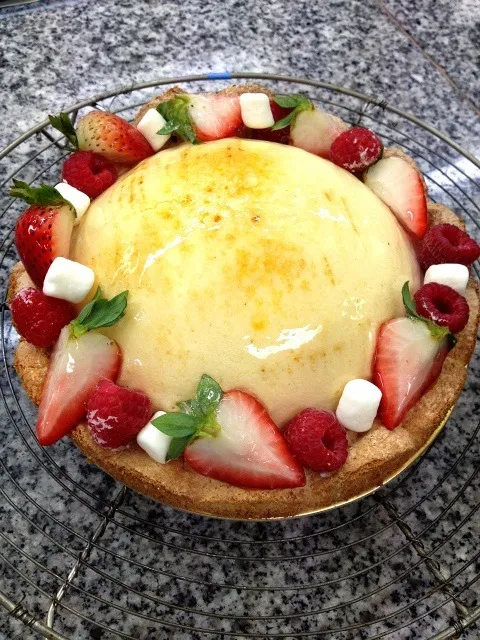 Trésor Vanille-Framboise; Dacquoise biscuit, Raspberry mousse and Vanilla mousse|Prae~*さん