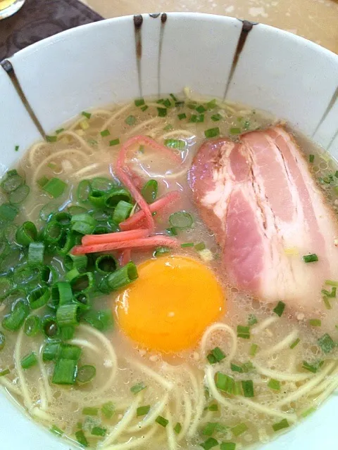 丸棒インスタント豚骨ラーメン☆ instant ramen noodle|akkiiraさん