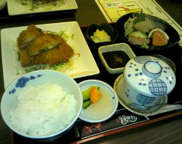 魚の店で豚ロースチーズハサミ揚げ|真由美さん